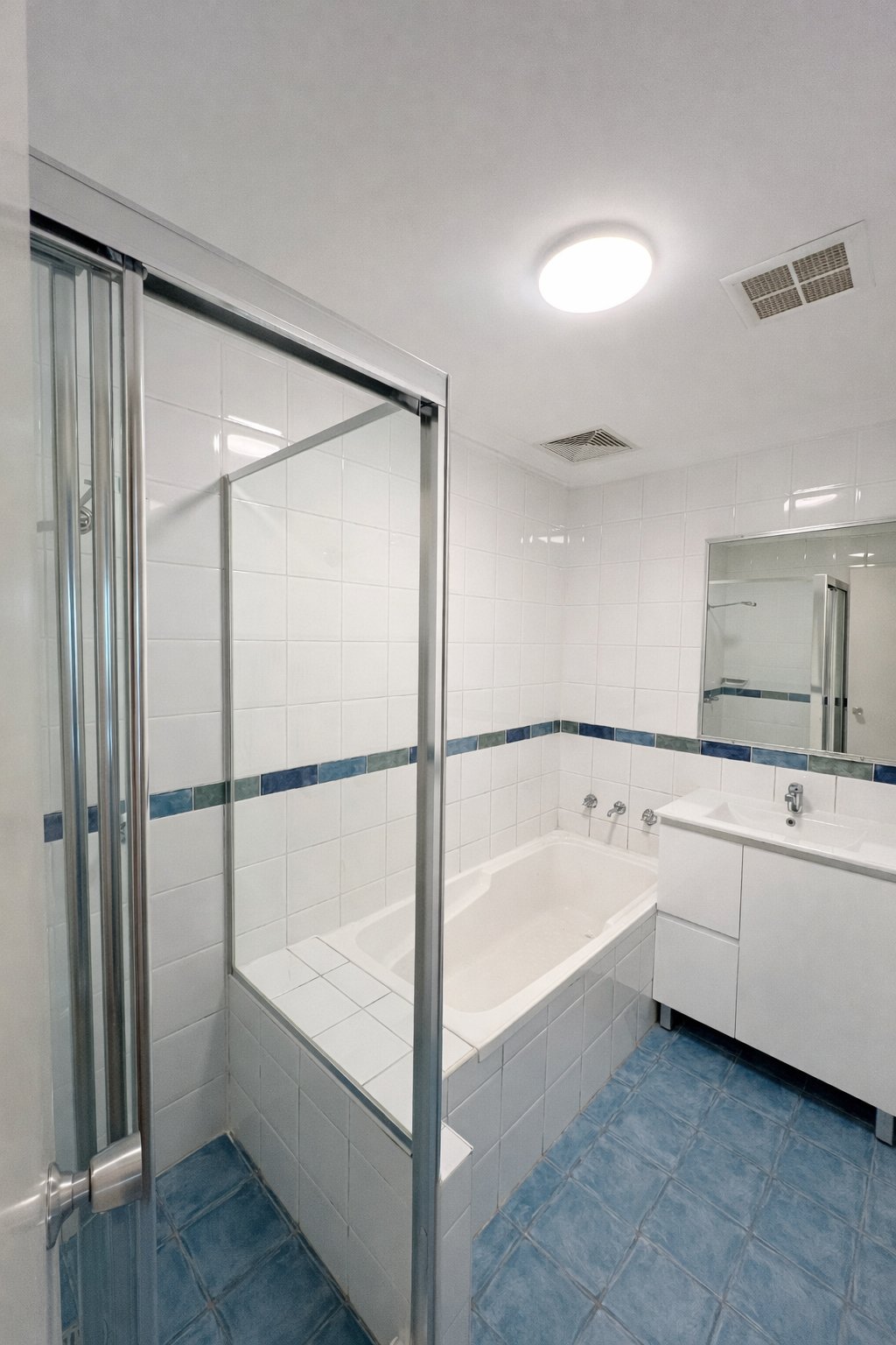 3/8 Castlereagh Street LIVERPOOL 6