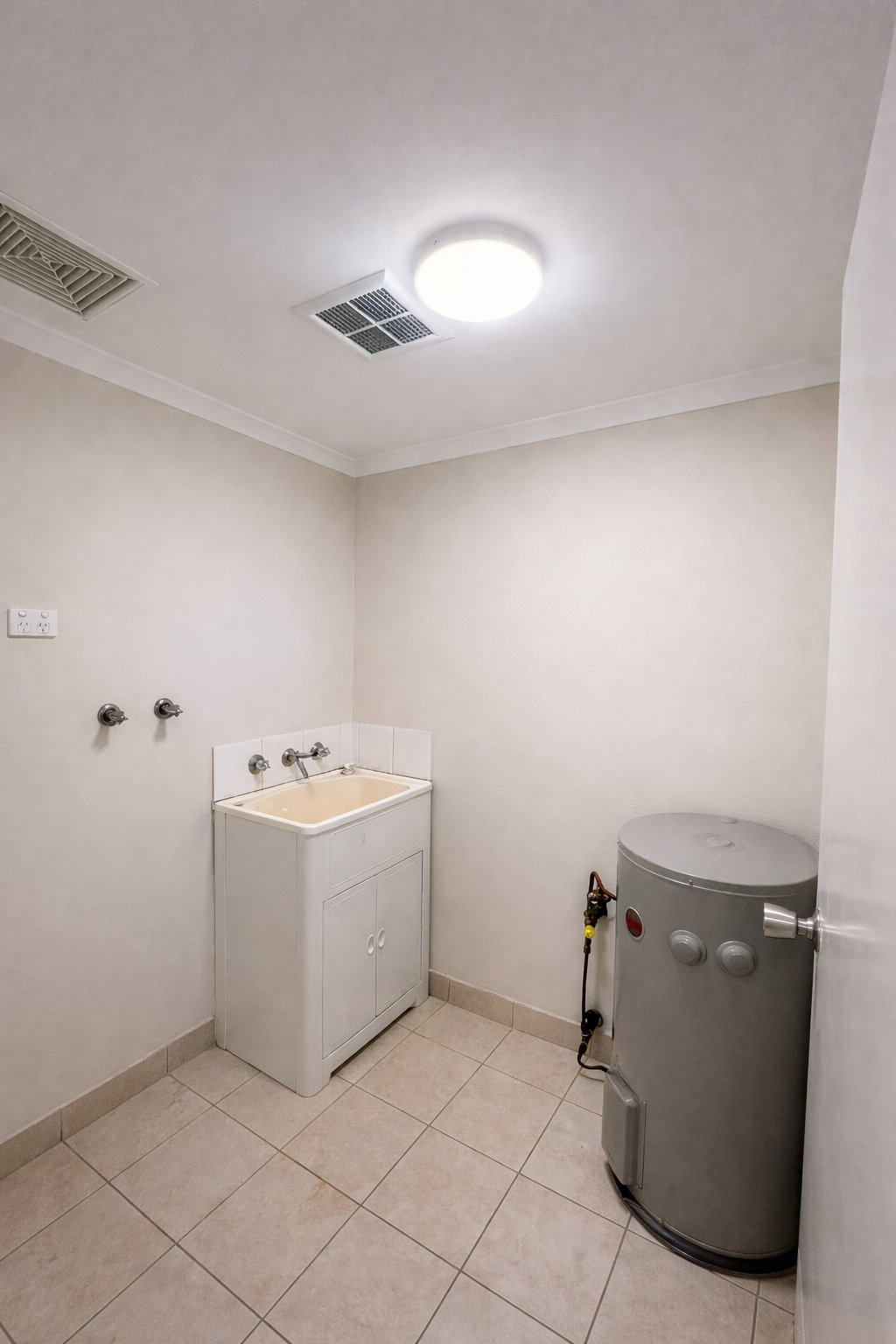 3/8 Castlereagh Street LIVERPOOL 7