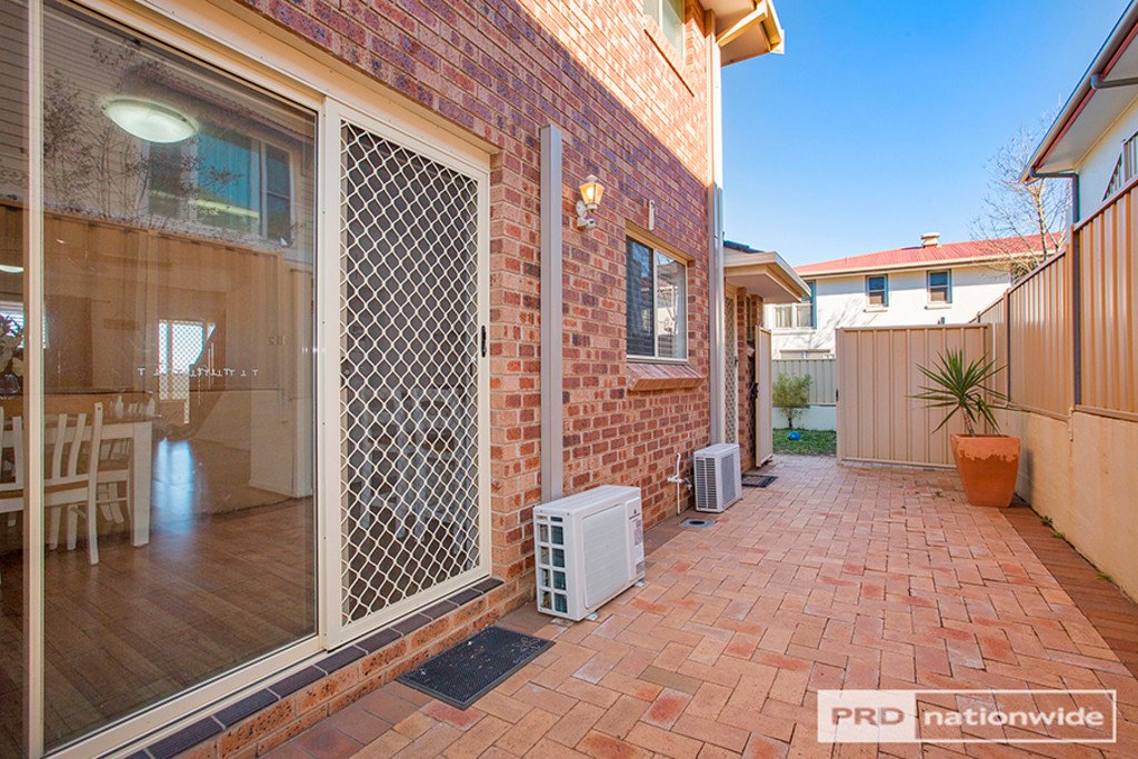 3/8 Chelmsford Street TAMWORTH 9