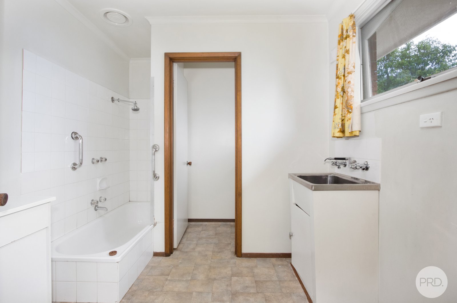 3/8 Christine Avenue ALFREDTON 6