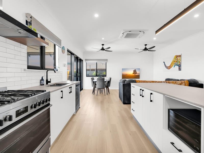 38 Coolajacka Crescent BAYNTON 1