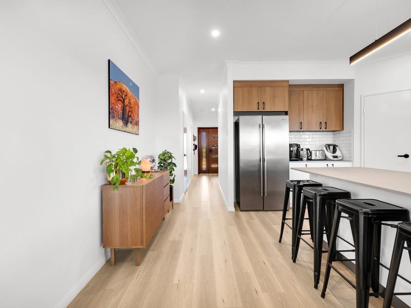38 Coolajacka Crescent BAYNTON 8