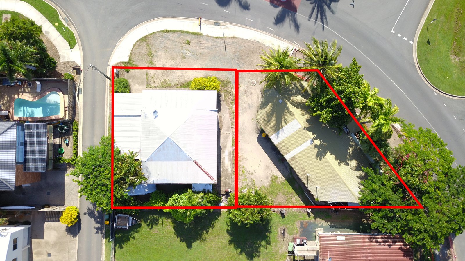 38 Coral Esplanade & 1 Beach Road CANNONVALE 2