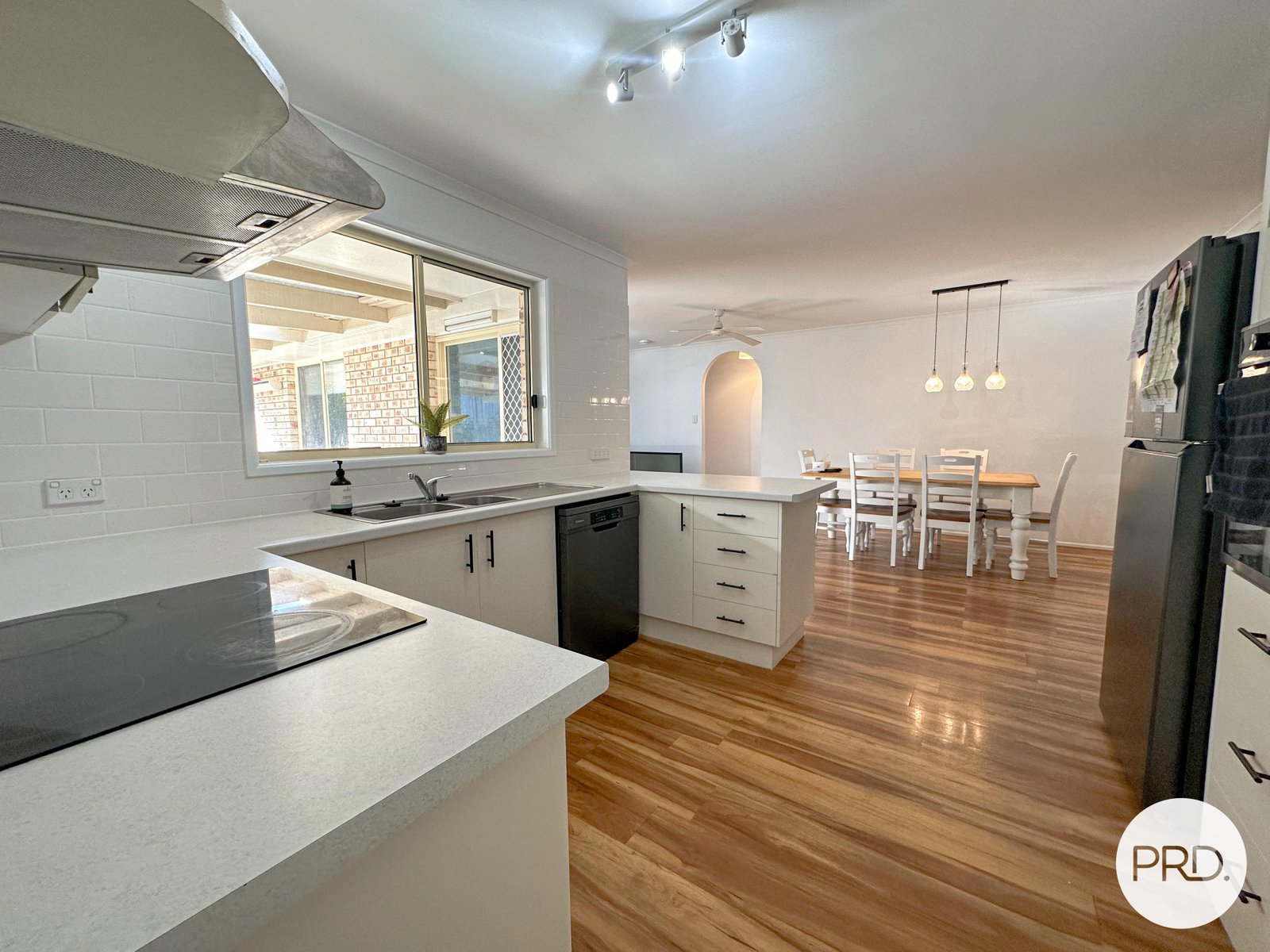 38 CURTIS Avenue BOYNE ISLAND 6