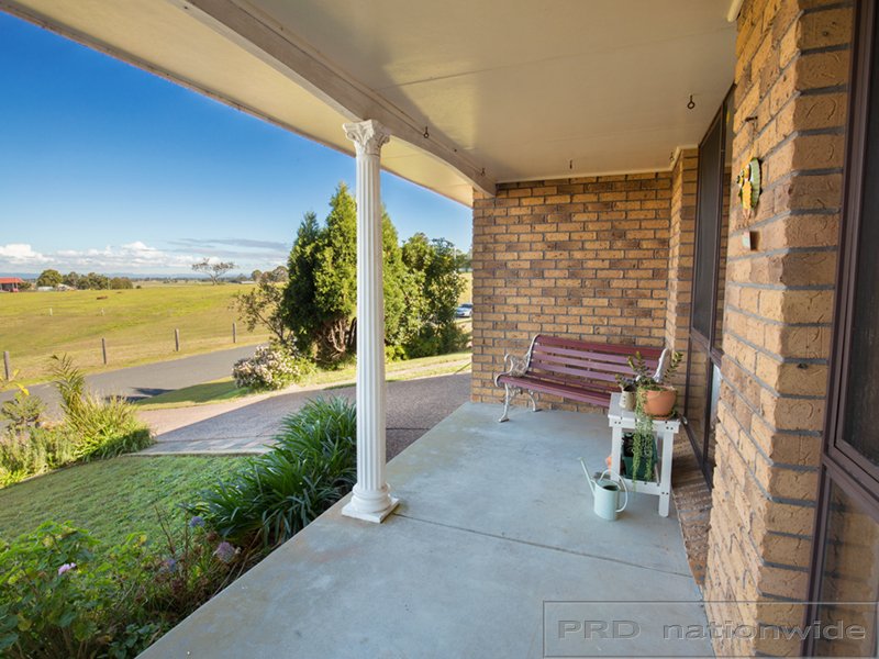 38 Dalveen Road BOLWARRA HEIGHTS 2