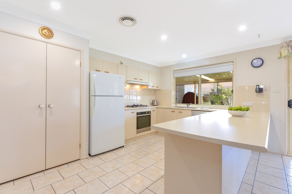 38 Denham Drive HORSLEY 3