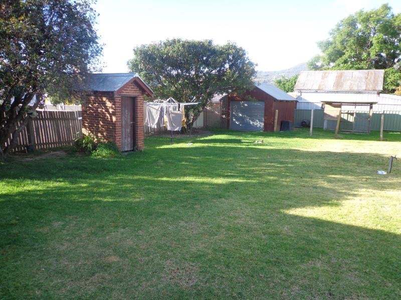 38 Denne Street TAMWORTH 9