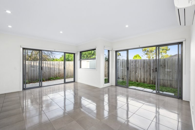 Gallery: 3/8 Detroit Crescent