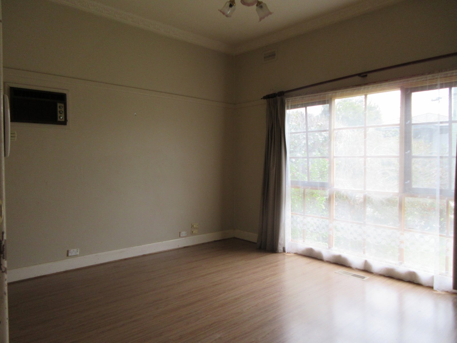 Gallery: 38 Draper Street