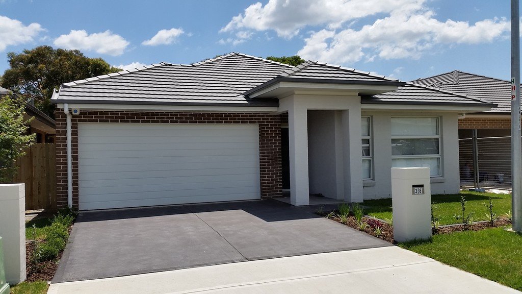 38 Empire Circuit PENRITH 1