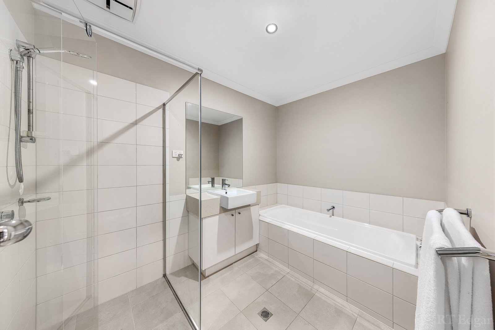 Real Estate and Property in 38 Evans Drive, Croydon, VIC