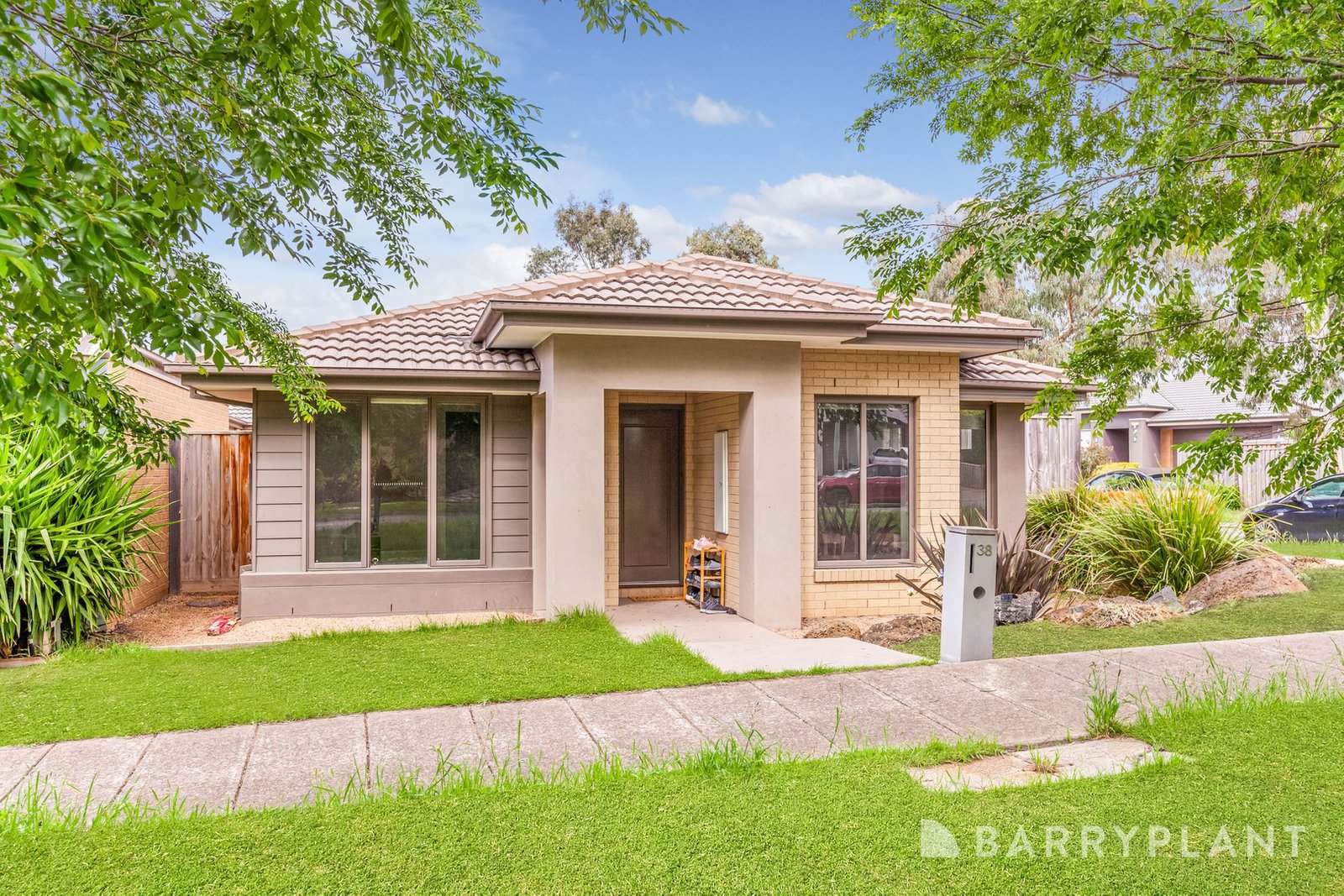Gallery: 38 Eynesbury View