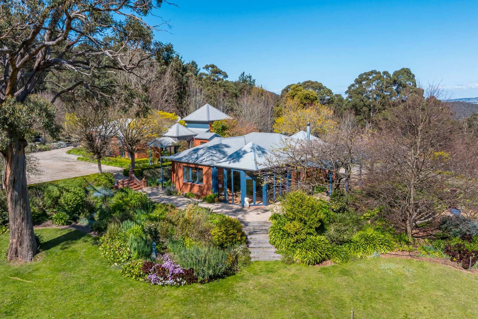 Real Estate and Property in 38 Glen Echo Court, Mount Macedon, VIC