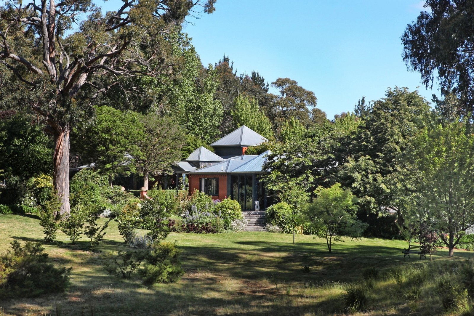 Real Estate and Property in 38 Glen Echo Court, Mount Macedon, VIC