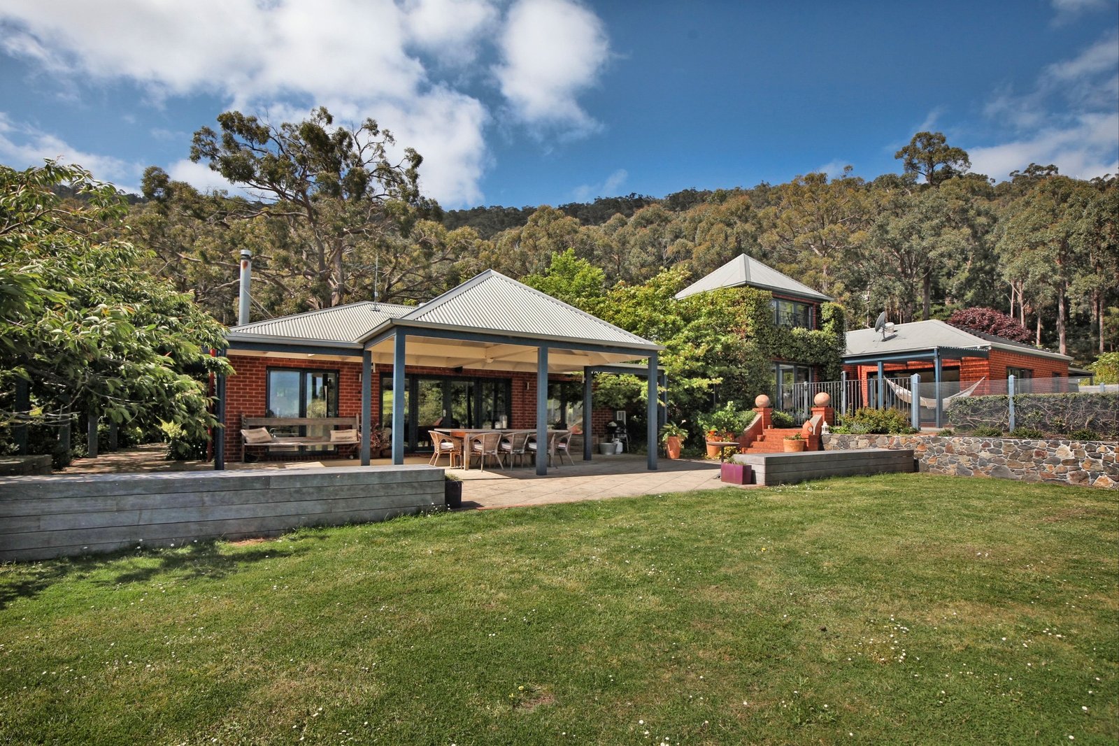 Real Estate and Property in 38 Glen Echo Court, Mount Macedon, VIC