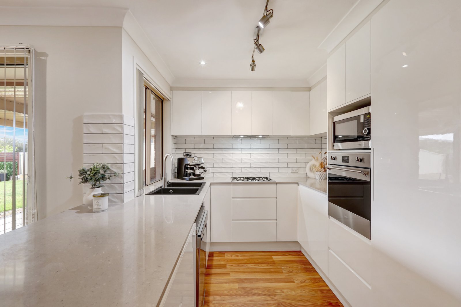 38 Glengarry Way HORSLEY 3