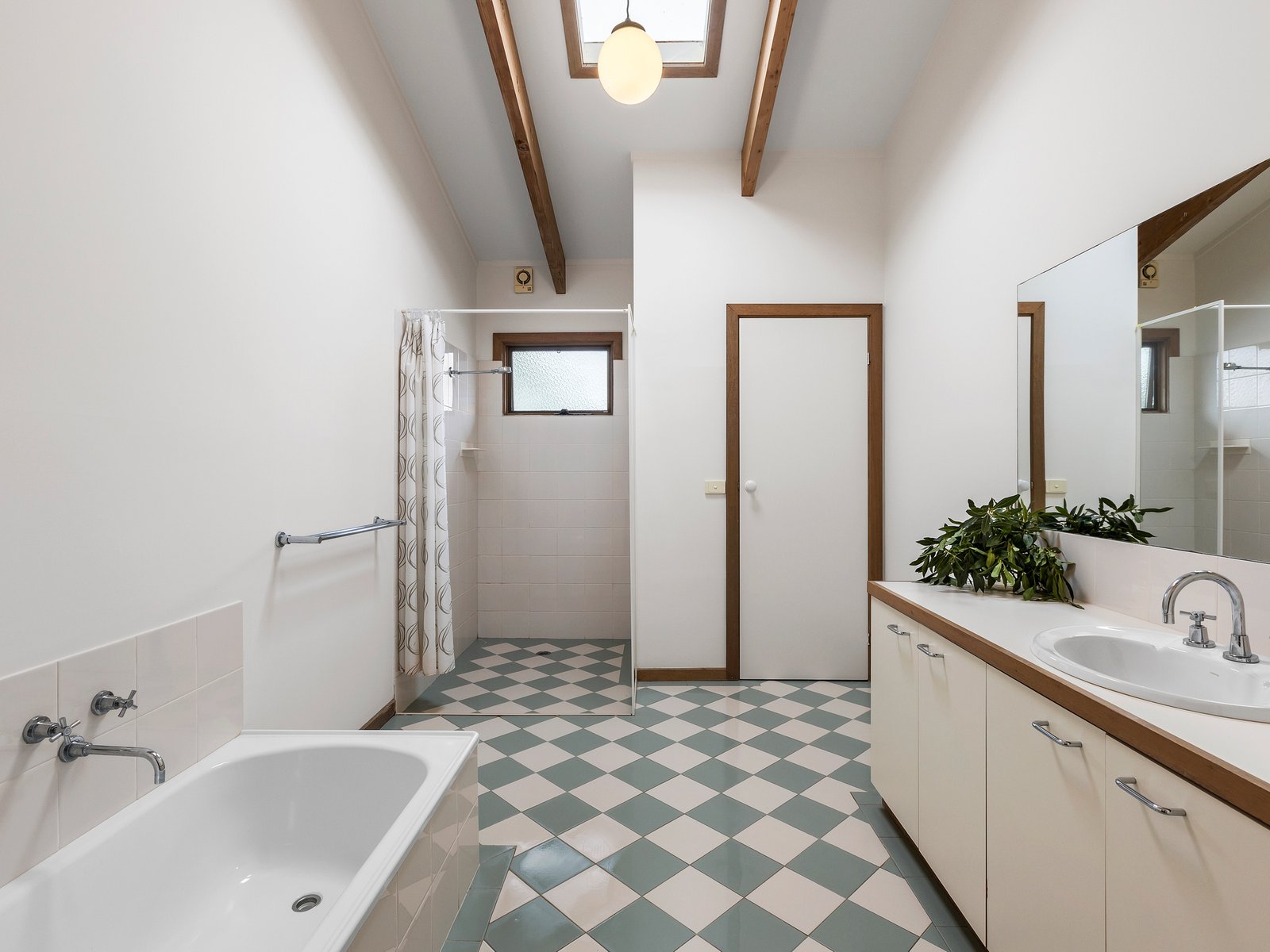 Real Estate and Property in 38 Grove Road, Barwon Heads, VIC