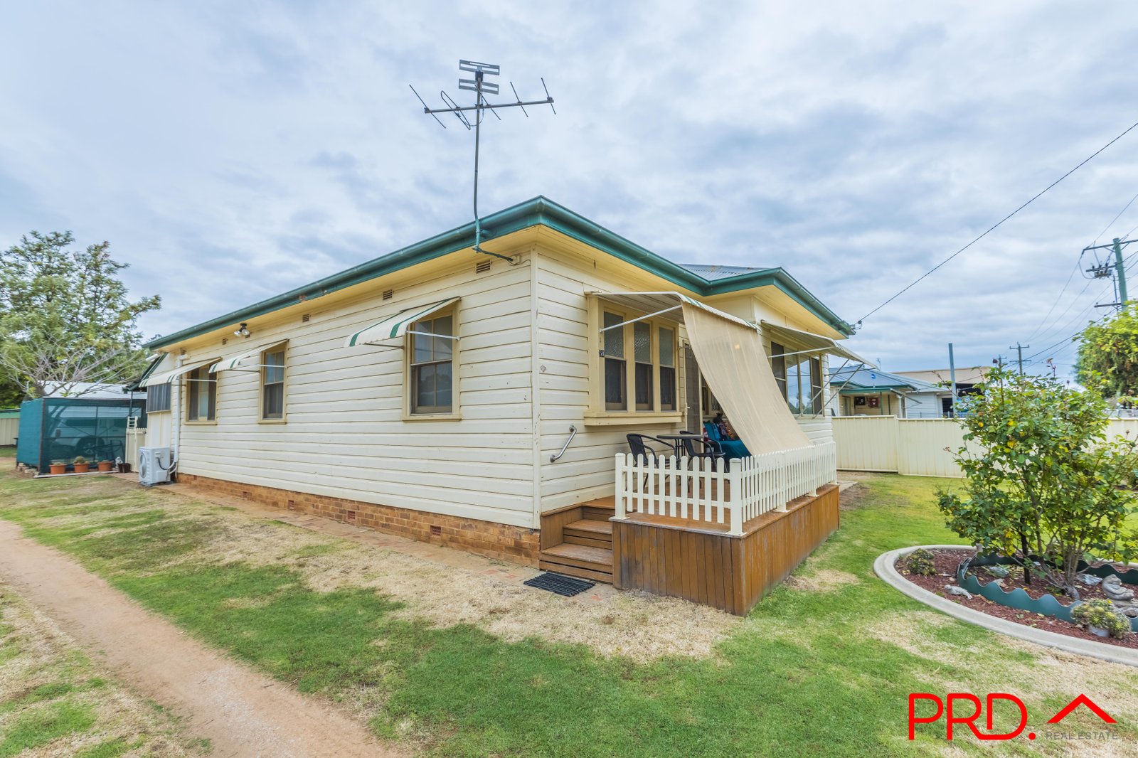 38 Gunnedah Road TAMWORTH 2