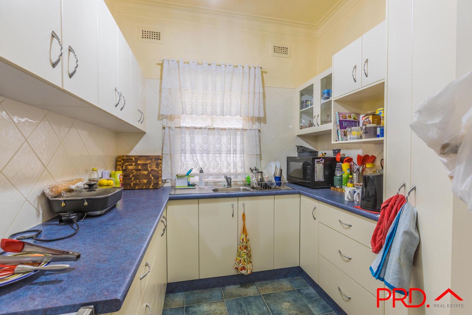 38 Gunnedah Road TAMWORTH 8