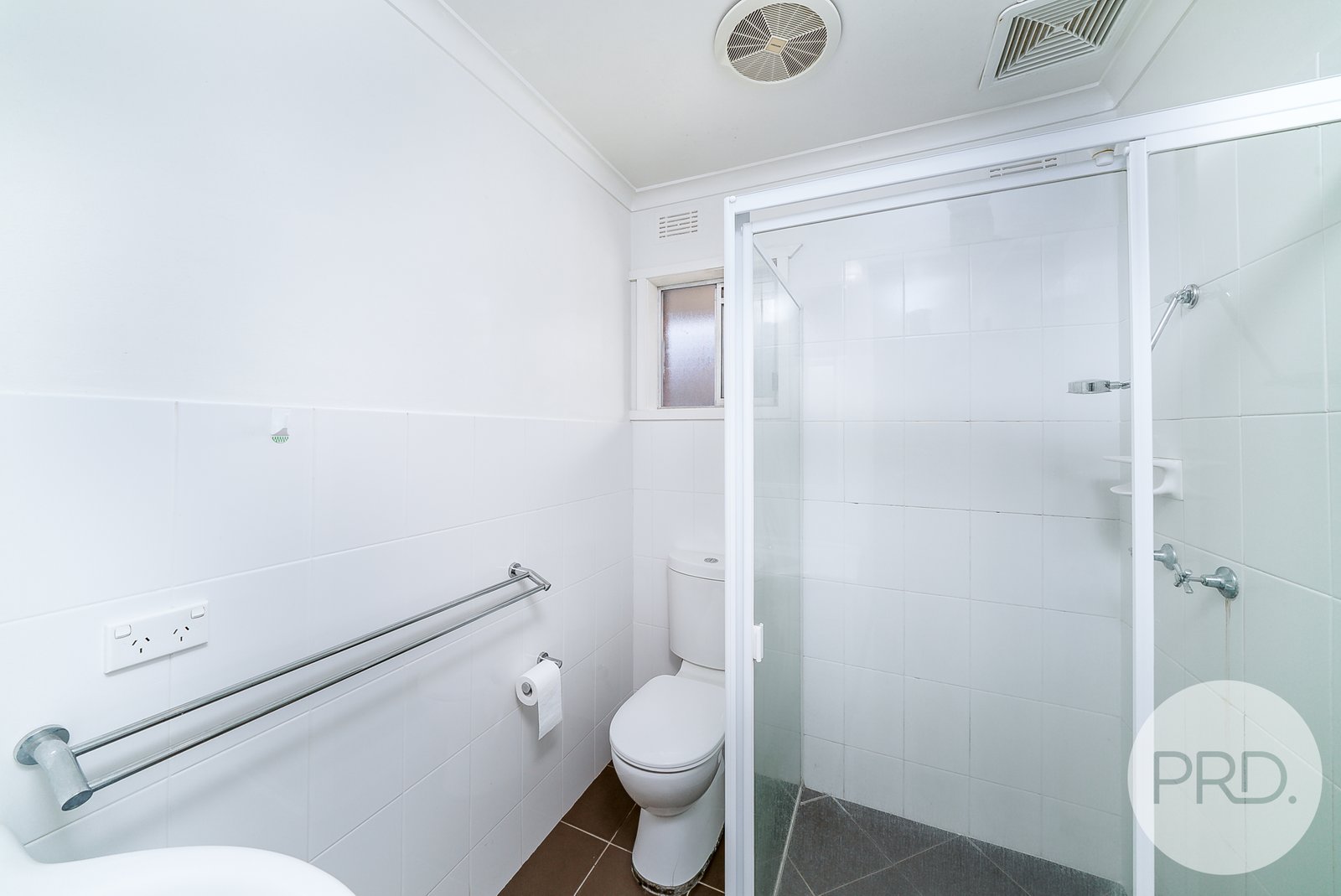 3/8 Higgins Avenue WAGGA WAGGA 7