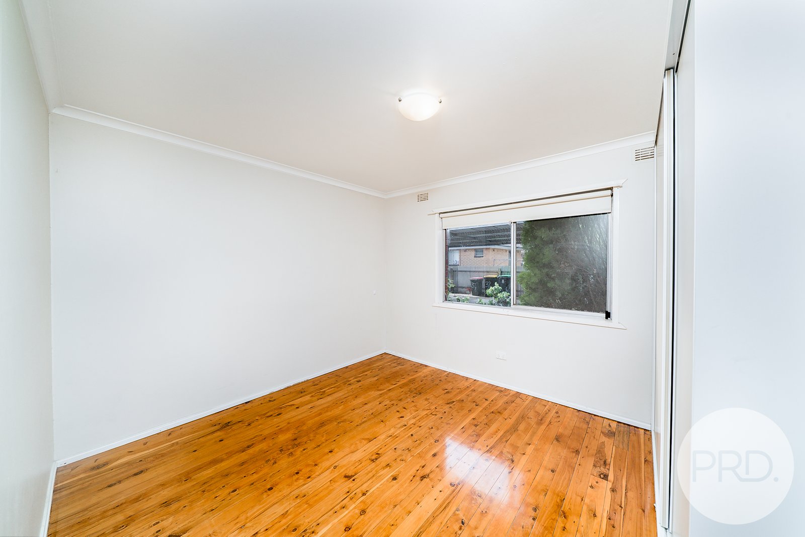 3/8 Higgins Avenue WAGGA WAGGA 5