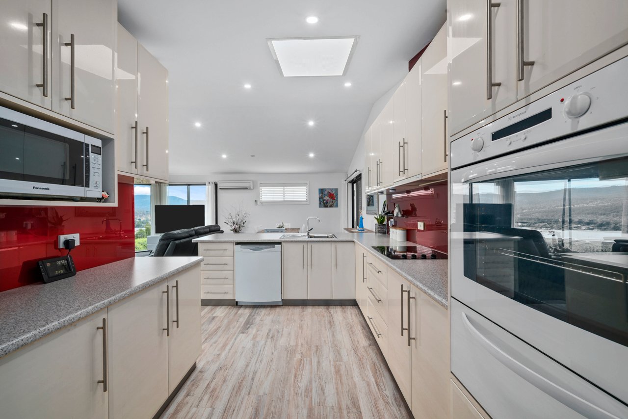 3/8 Howell Drive NEW NORFOLK 3