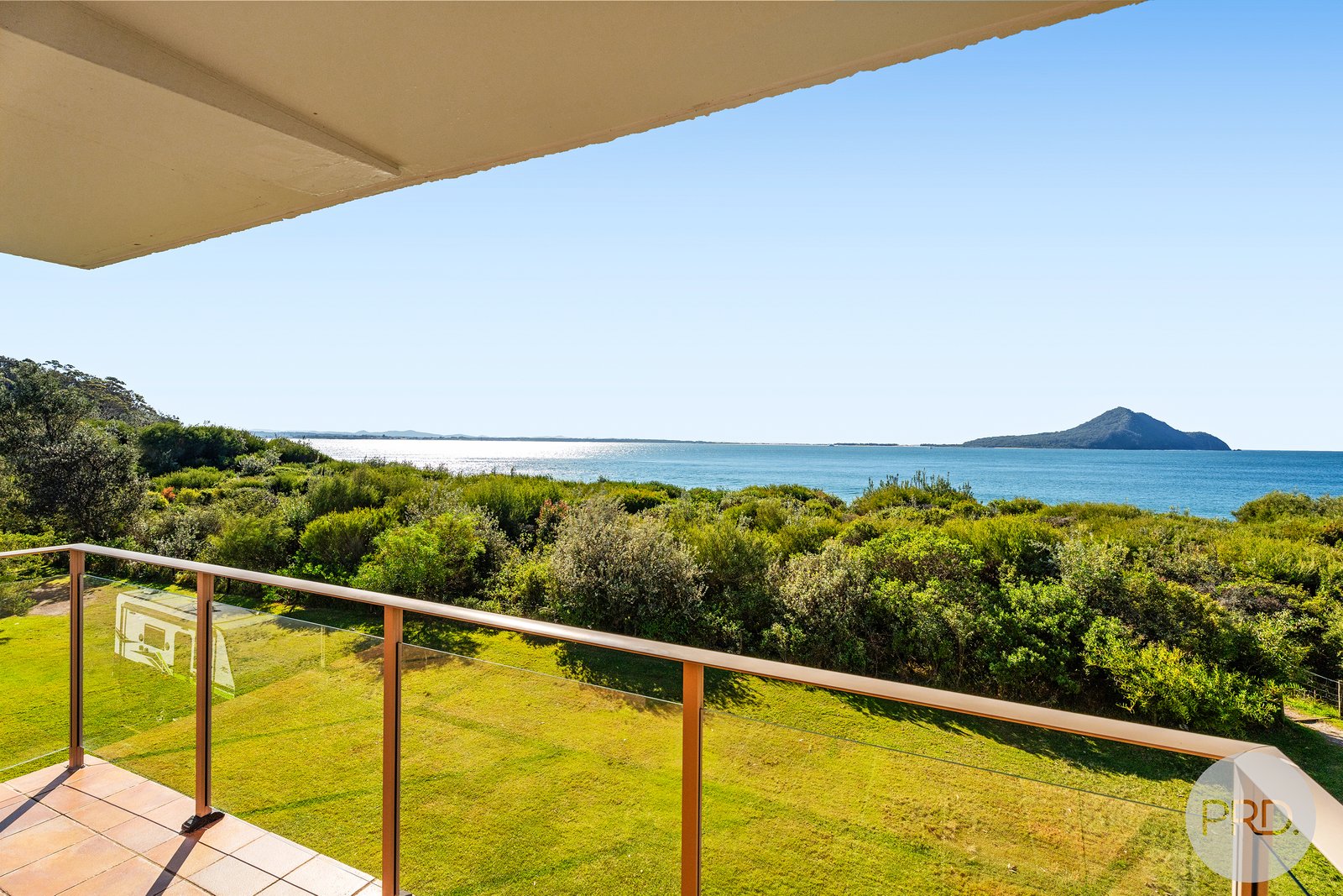 3/8 Intrepid Close NELSON BAY 9