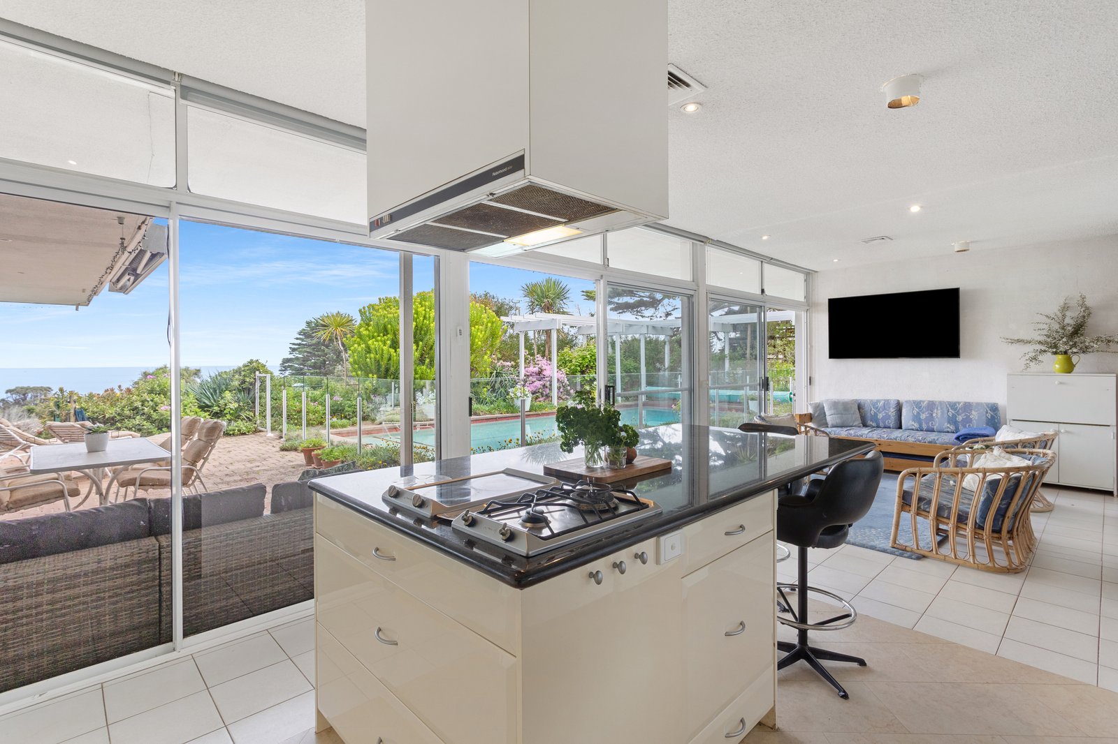 Gallery: 38 Jacksons Road