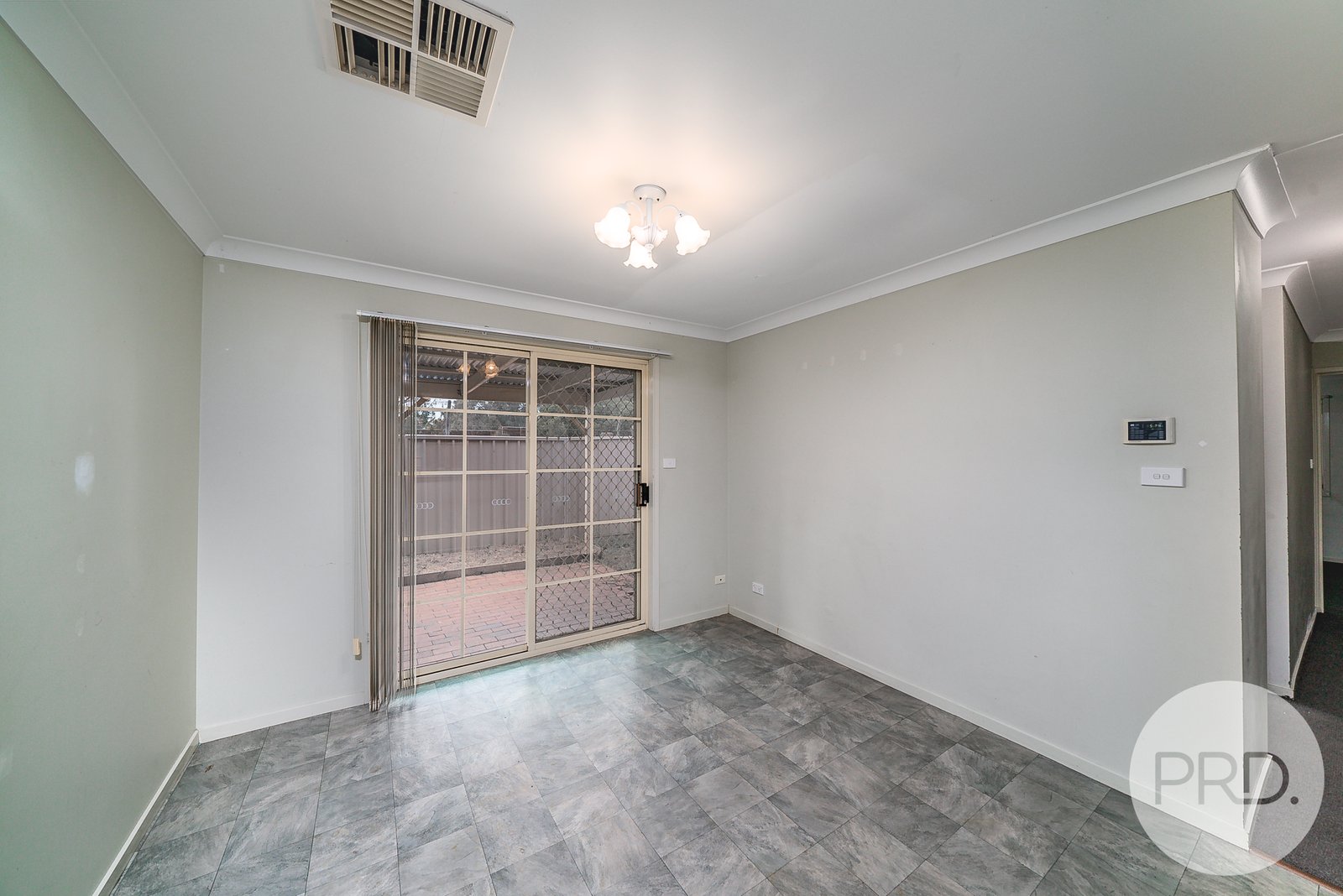 3/8 Japonica Place FOREST HILL 4