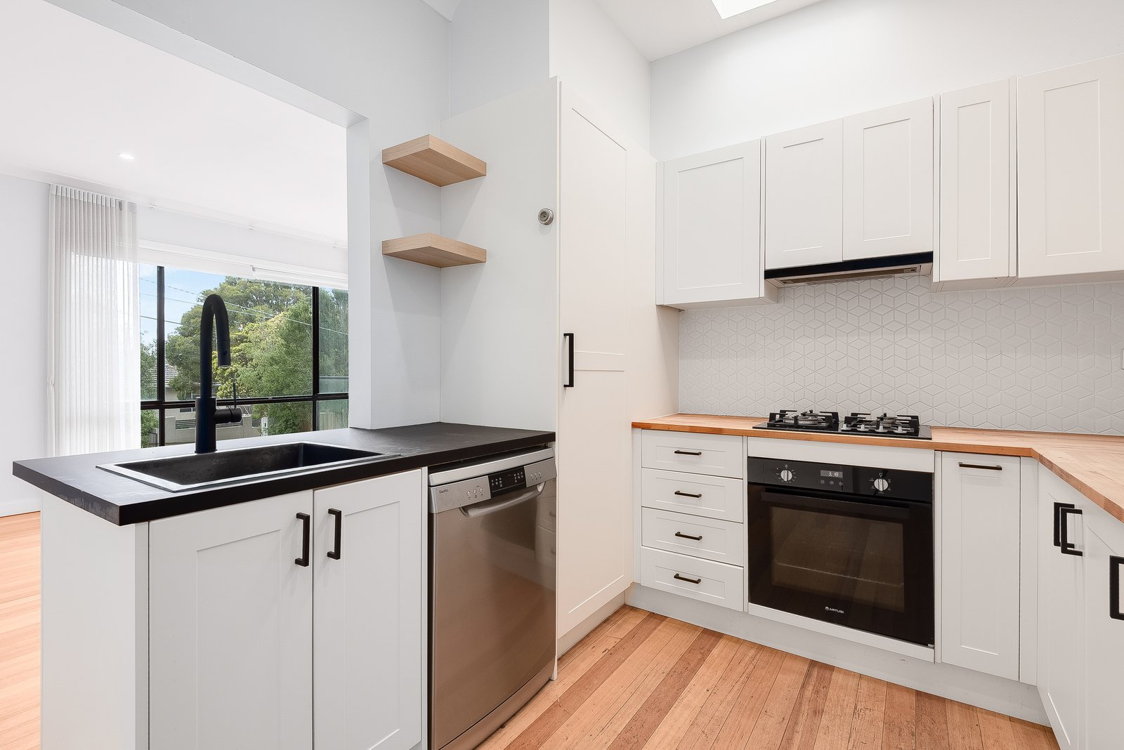 Gallery: 38 Jedda Street