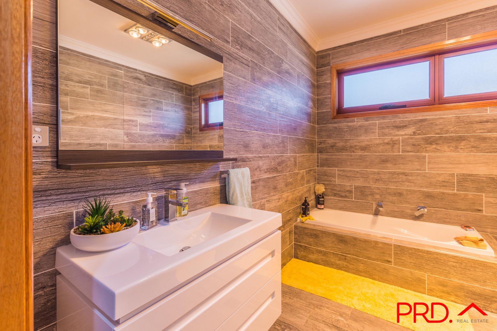 38 Johnston Street TAMWORTH 13