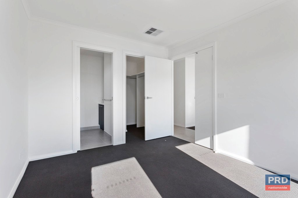 3/8 Julian Court EPSOM 8