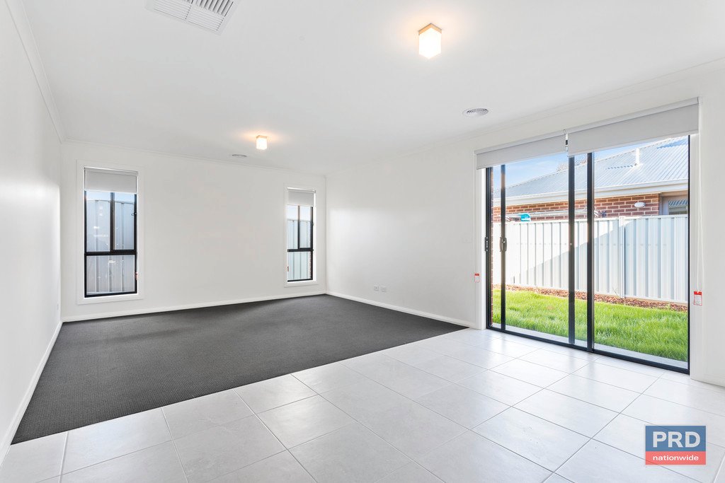 3/8 Julian Court EPSOM 11