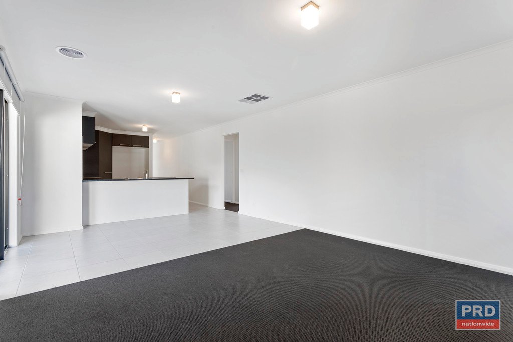 3/8 Julian Court EPSOM 12