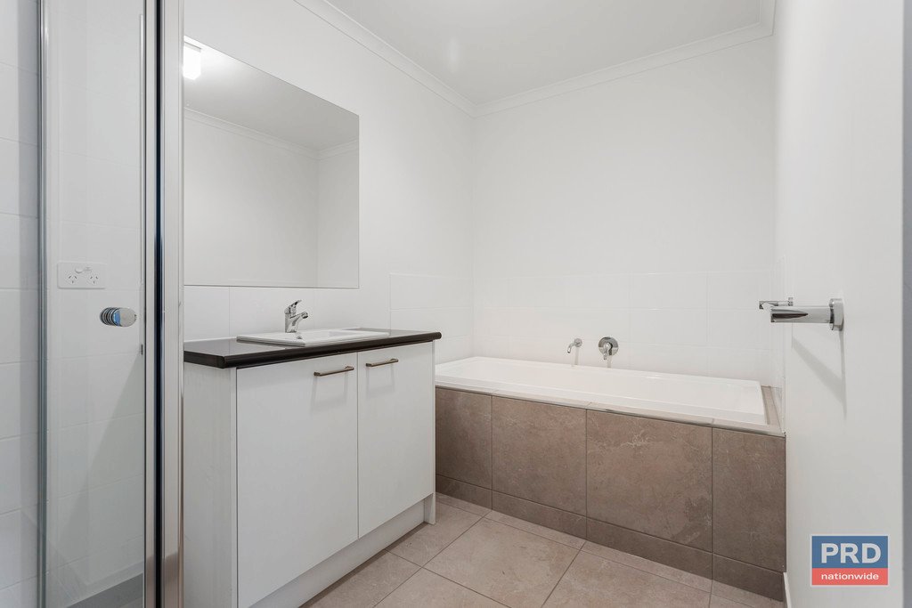 3/8 Julian Court EPSOM 17