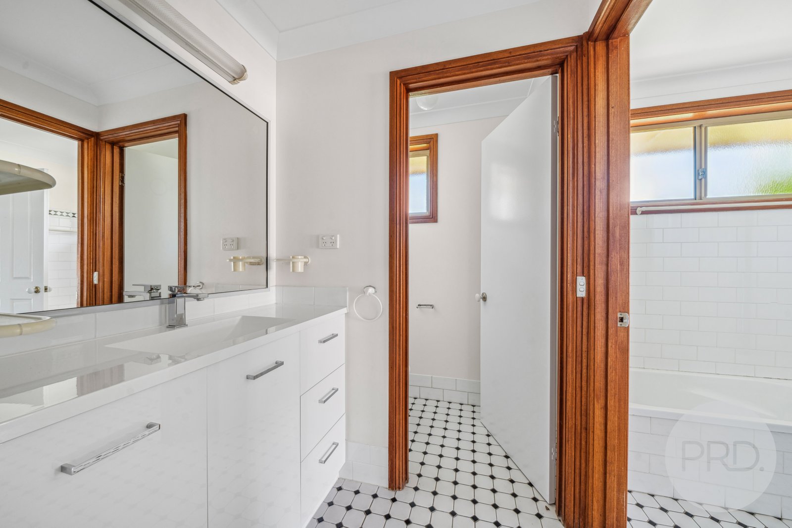 3/8 Kenneally Street KOORINGAL 7