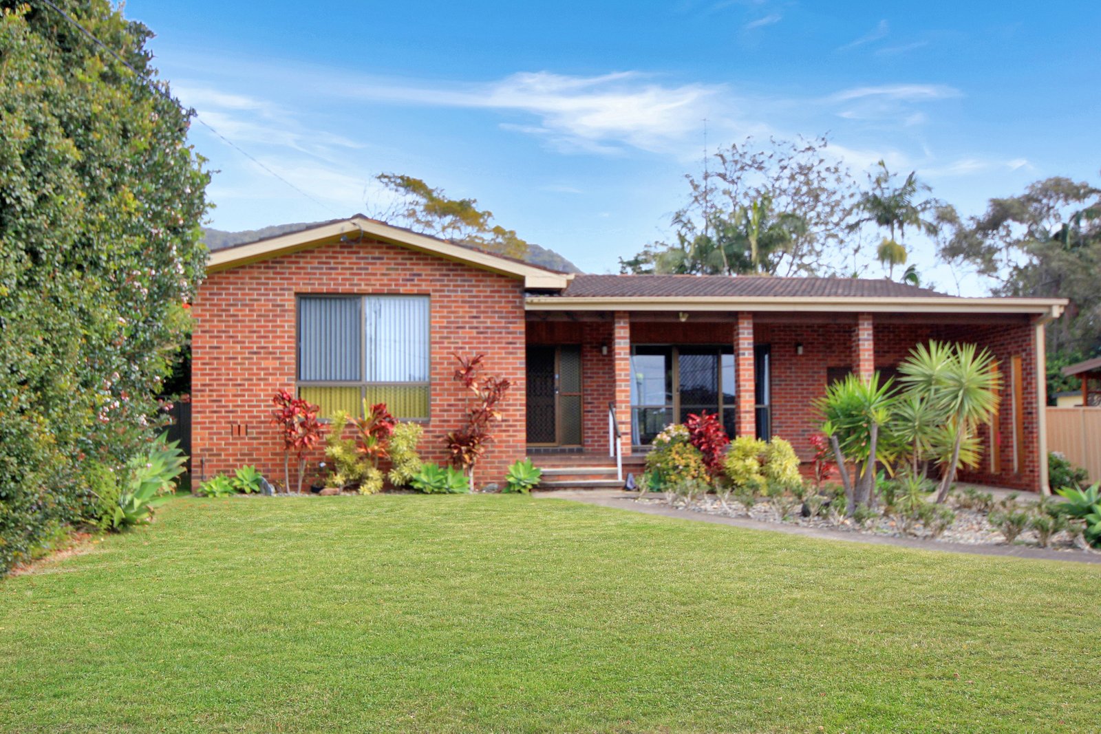 38 Lake Street LAURIETON 1