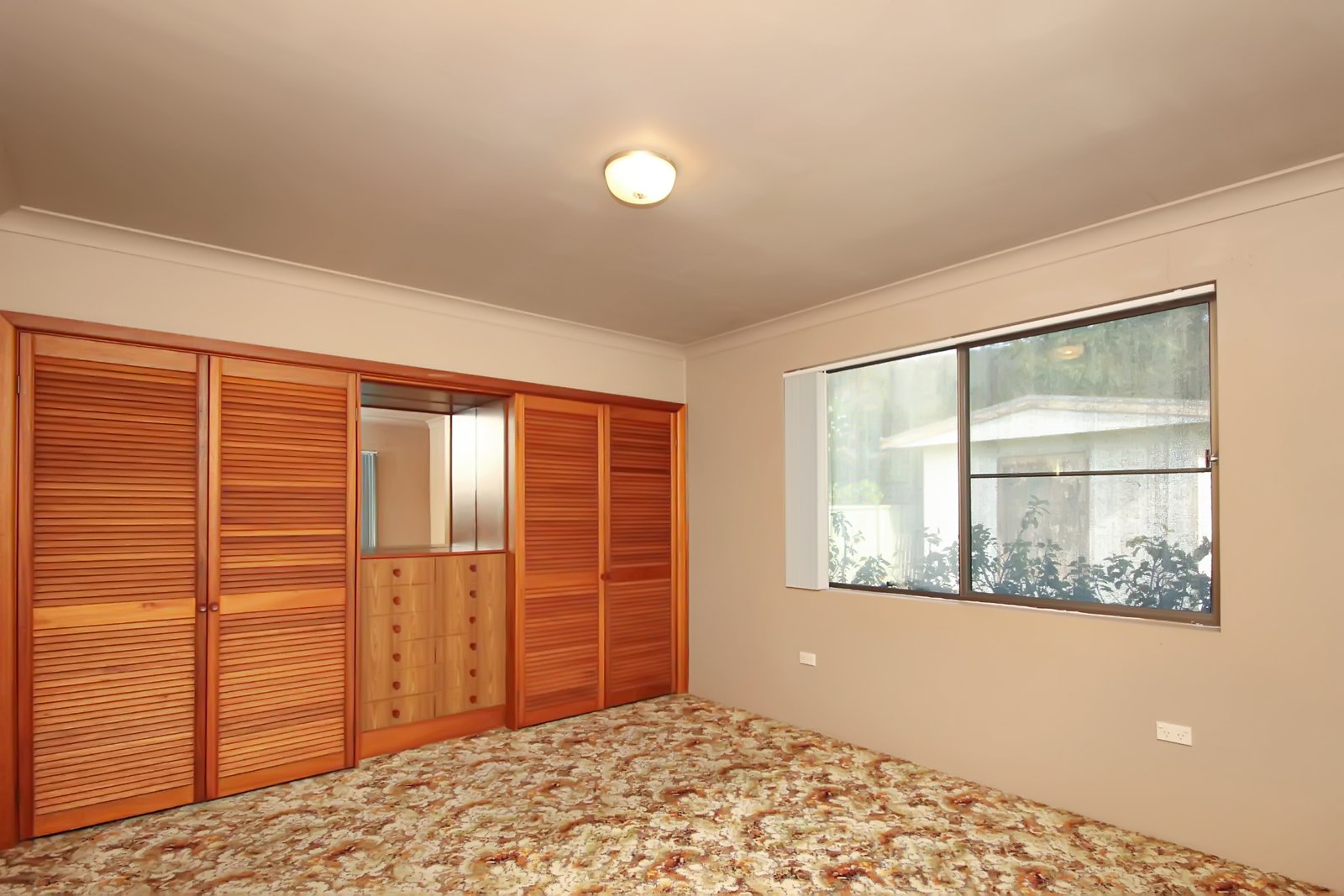 38 Lake Street LAURIETON 4