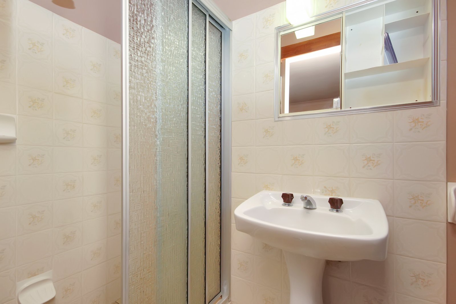 38 Lake Street LAURIETON 5