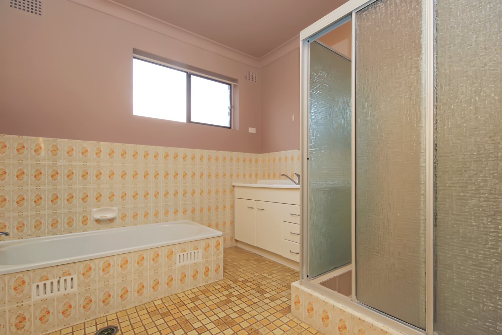 38 Lake Street LAURIETON 8