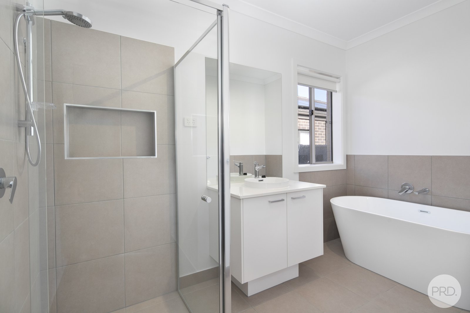 38 Lakeland Drive LUCAS 12