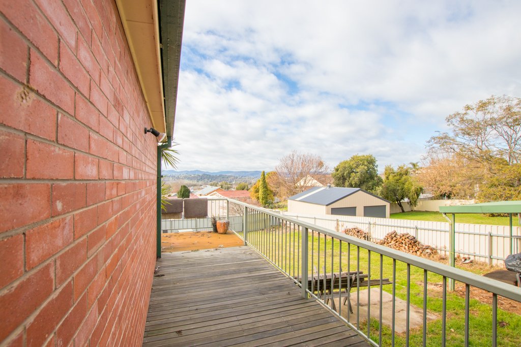 38 Lambie Street TUMUT 17