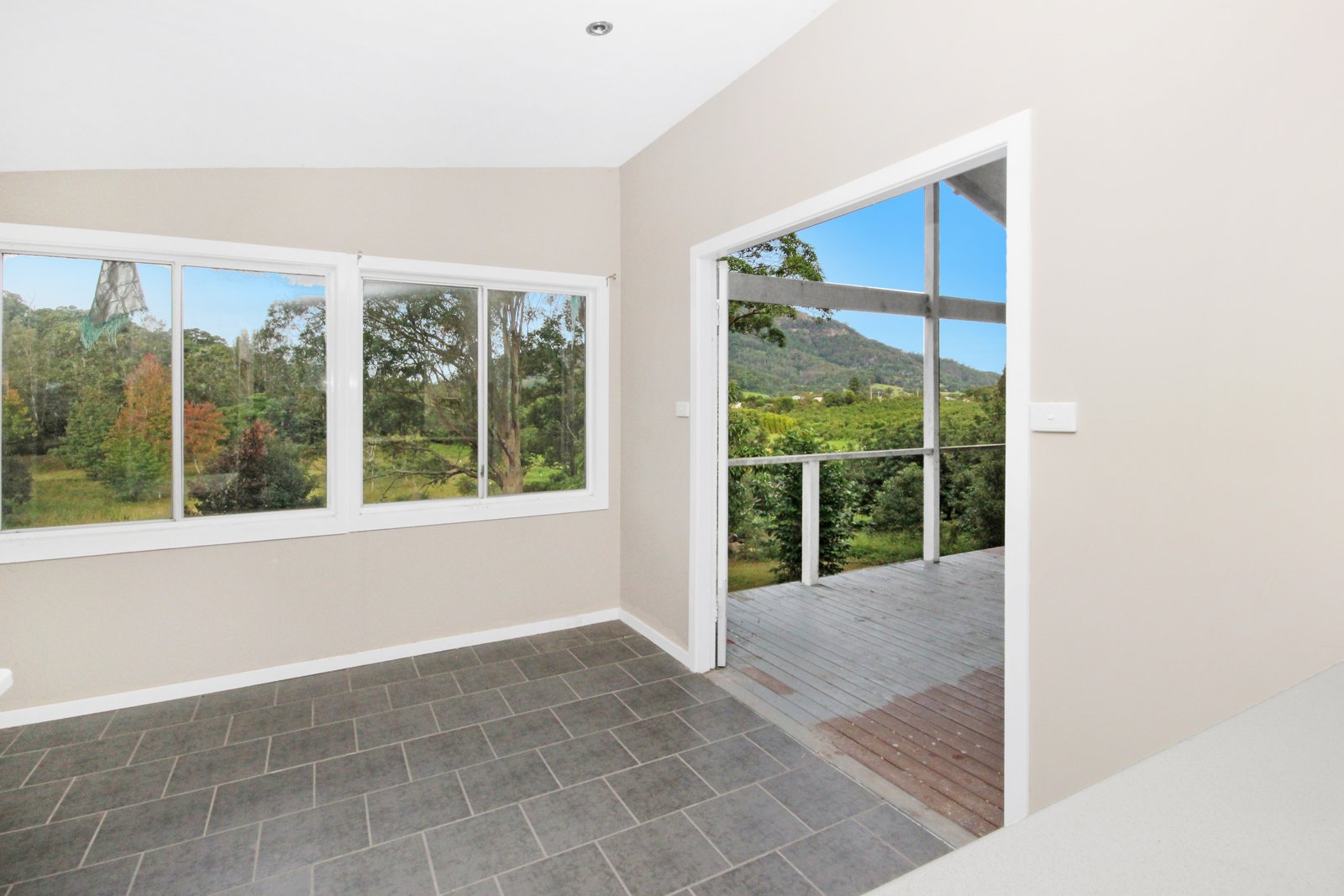 38 Laurel Lane STEWARTS RIVER 6