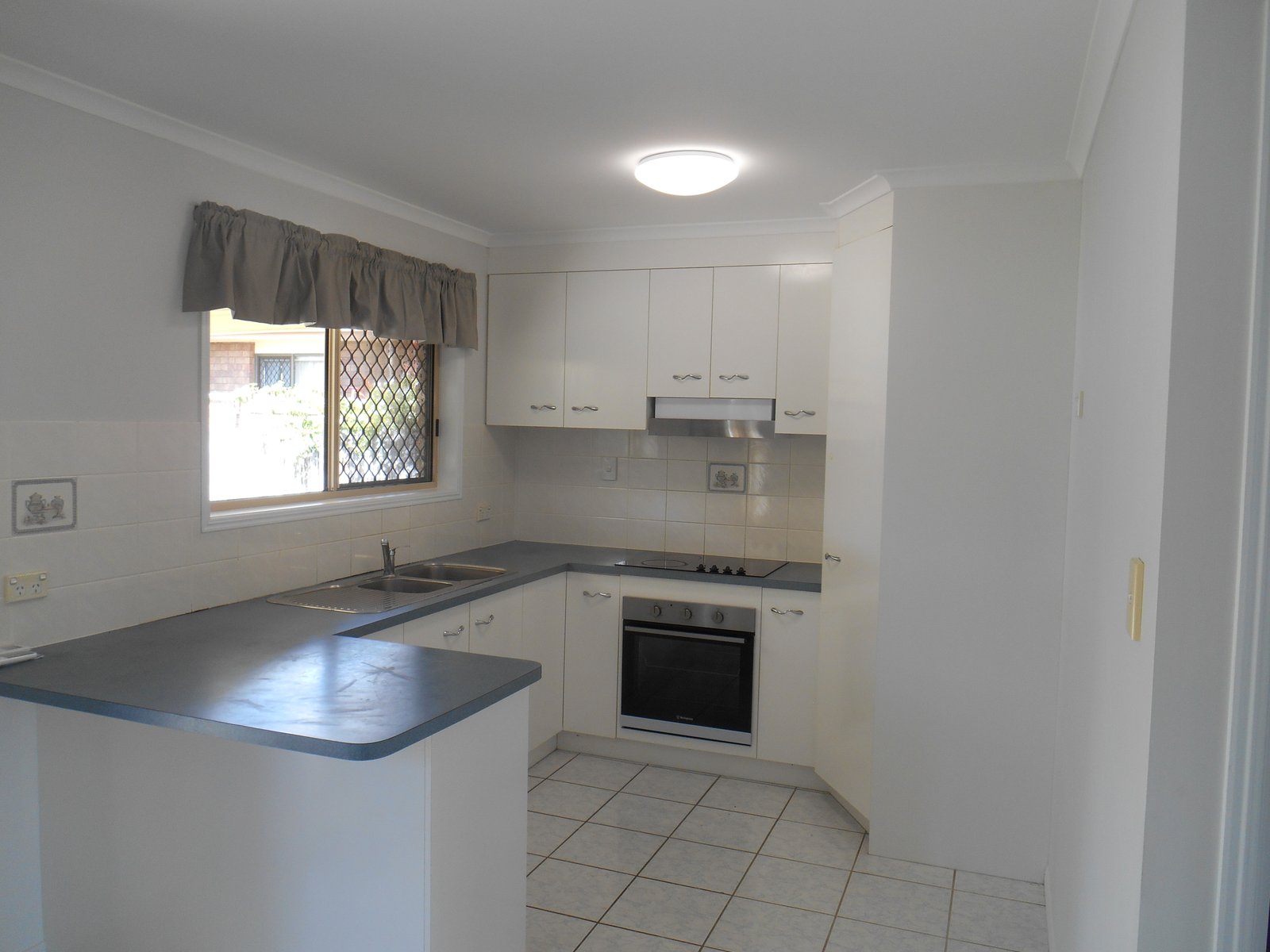 38 Limpus Street URANGAN 4