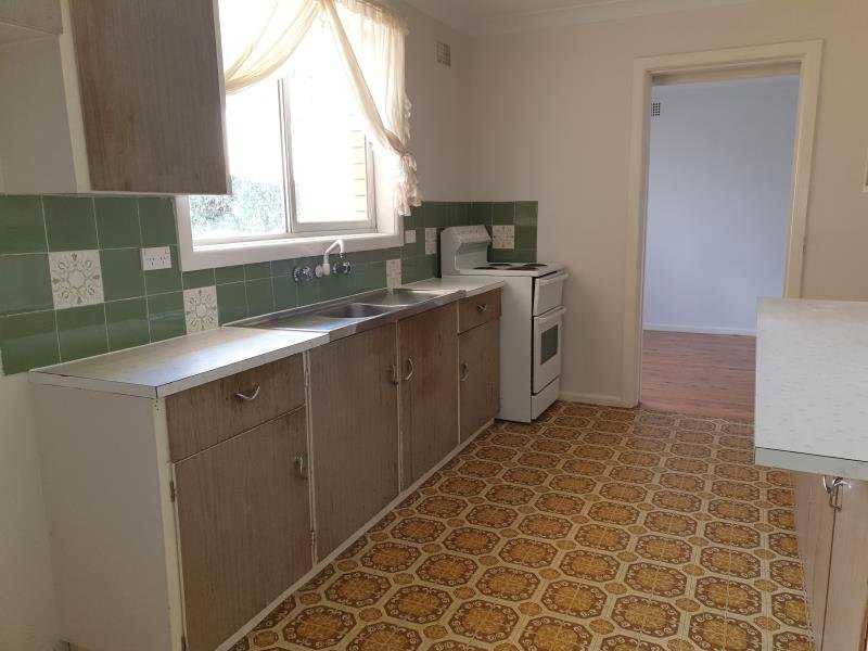 38 Margaret Street TAMWORTH 7