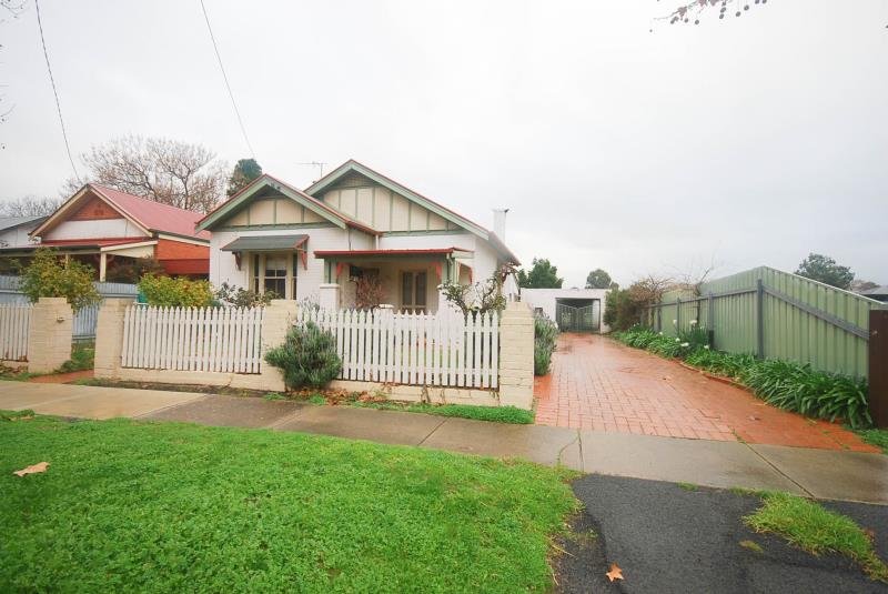 38 Mckinnon  WAGGA WAGGA 1