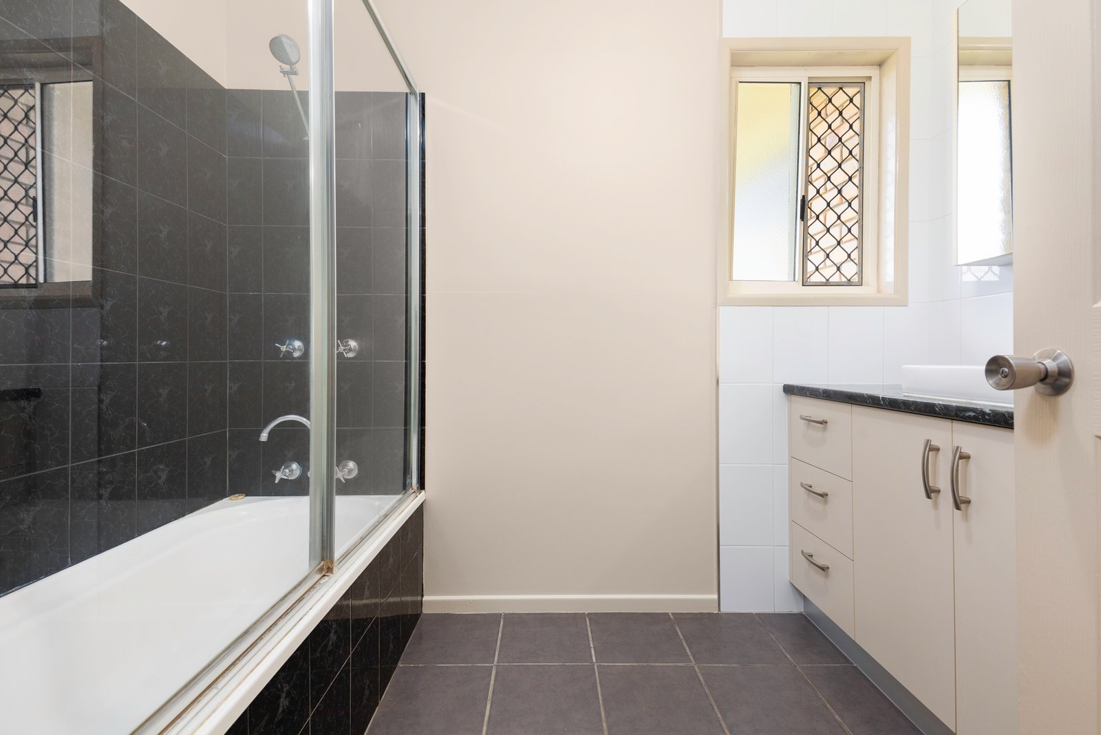 38 McLaughlin Drive EIMEO 9