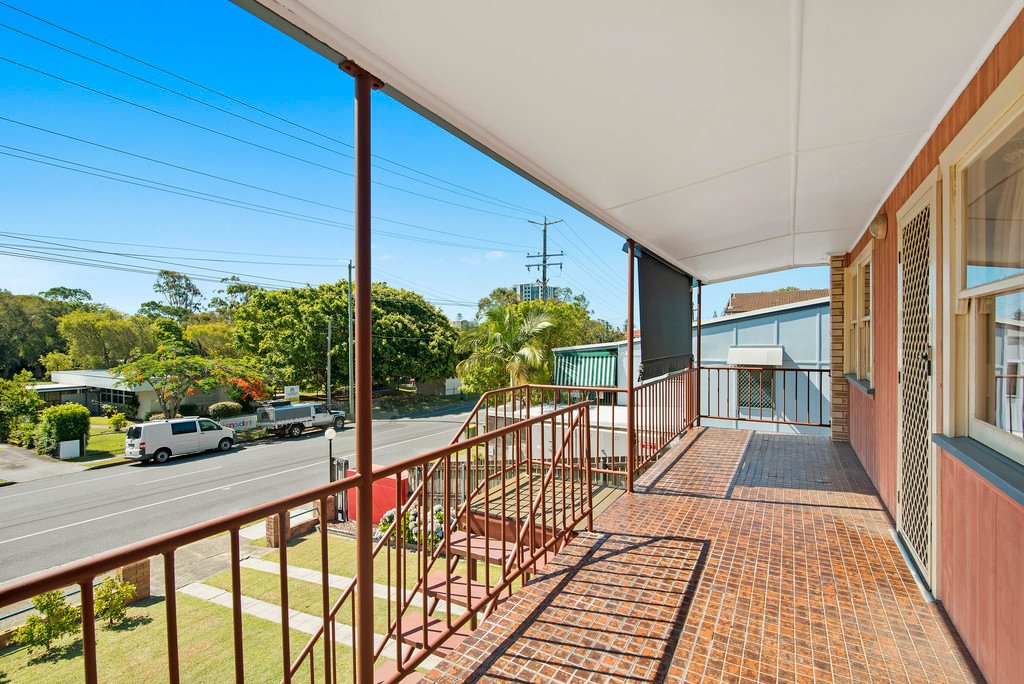 38 Miles St  COOLANGATTA 4