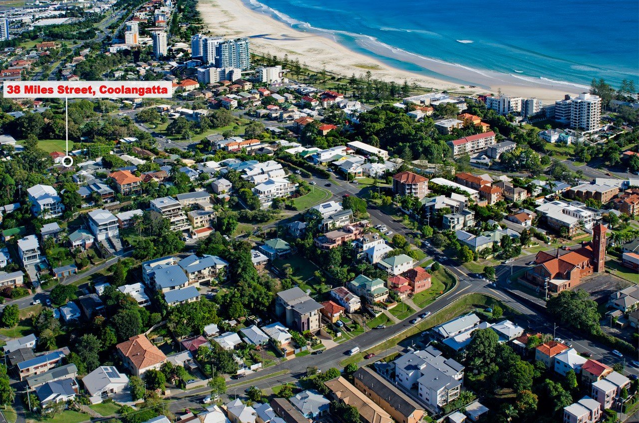 38 Miles St  COOLANGATTA 17