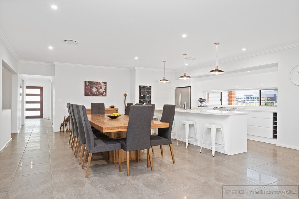 38 Mistfly Street CHISHOLM 8